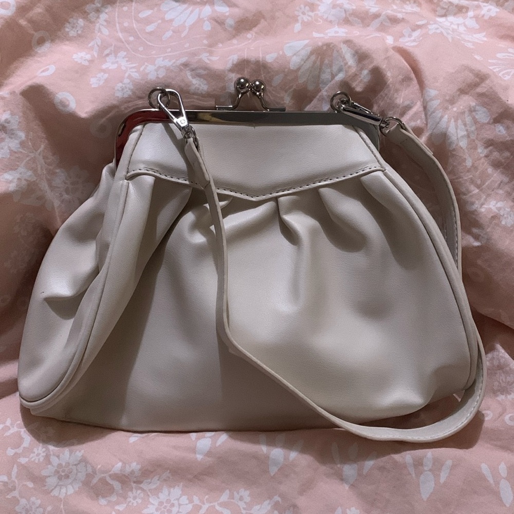 SHEIN/Motf purse. Cream color with removable strap NWOT
